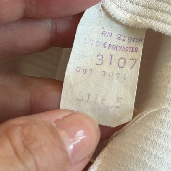 Vintage 60s/70s White & Red Sleeveless Knit Polyester Mini Dress with Belt - Picture 8 of 8